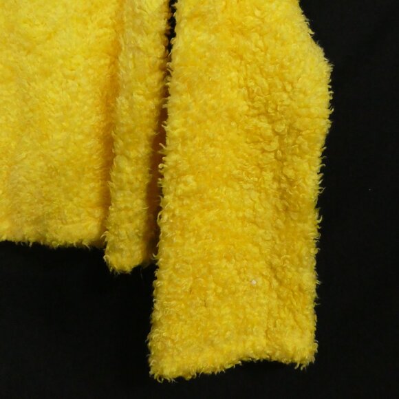 MOE | P2P 18.5 inches measured | Vintage Yellow Long Sleeve Teddy Sweater - Picture 9 of 16